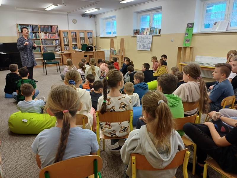 Zajęcia w bibliotece szkolenj