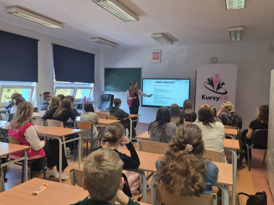 Uczniowie podczas warsztatów Uczniowie podczas warsztatów