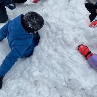 Lekcja wychowania fizycznego na śniegu. (6)