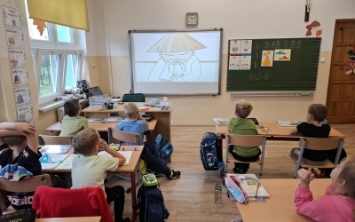 Światowy Dzień Origami w klasach pierwszych (1)