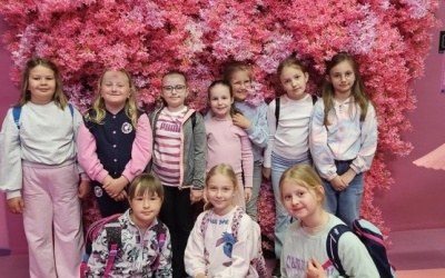 Kolorowa przygoda klas 2a i 2b w Funzeum (1)
