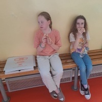 Nocowanie klas trzecich w szkole - niezapomniana przygoda! (9)