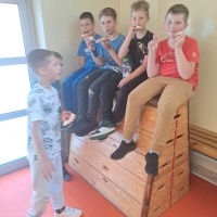 Nocowanie klas trzecich w szkole - niezapomniana przygoda! (12)